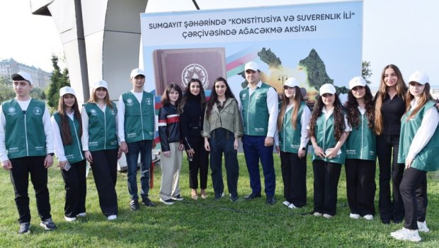 Leyla Əliyeva və Arzu Əliyeva Sumqayıtda ağacəkmə aksiyasında &ndash; FOTO