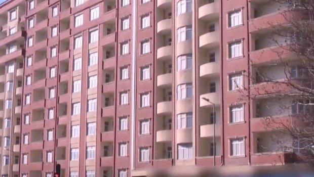 15 ildir tikilən binada bir nəfər də yaşamır - Bakıdakı sirli bina