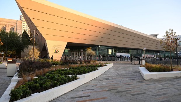 &ldquo;&ldquo;28 May&rdquo; stansiyası bağlanmır&rdquo; &ndash; RƏSMİ/FOTO