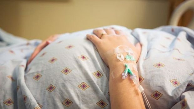 Qeysəriyyə əməliyyatından sonra ölən qız 16 yaşında evlənibmiş