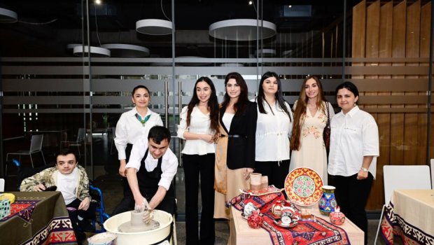 Leyla Əliyeva və Arzu Əliyeva DOST İnklüziv İnkişaf və Yaradıcılıq Mərkəzində - FOTO