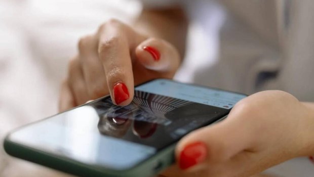 Bakıda avtomobil qiymətinə telefon satışa çıxarıldı - FOTO