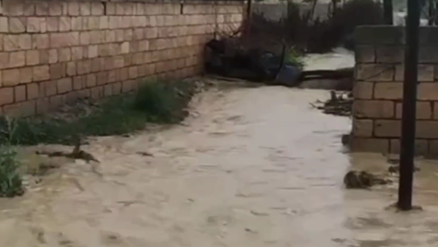 Hacıqabulda kəndlərə sel gəldi, evləri su basdı &ndash; VİDEO