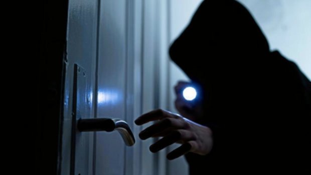 Bakıda 20 yaşlı qadın oğurluq etdi