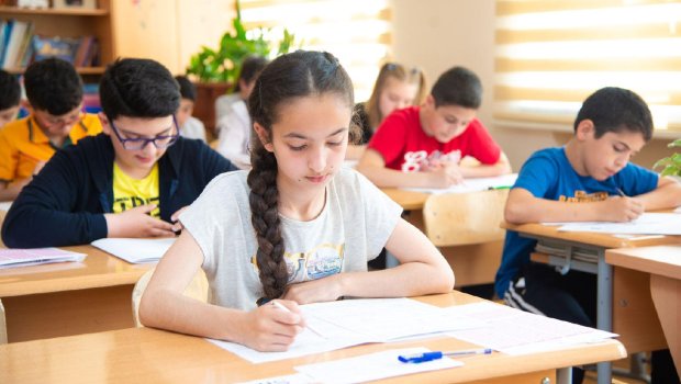 Şagirdlərin yerdəyişməsi müvəqqəti DAYANDIRILACAQ