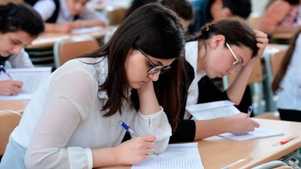 Abituriyentlərin ən çox və ən az üstünlük verdiyi İXTİSASLAR &ndash; SİYAHI