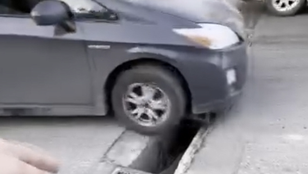 Barmaqlıqlar oğurlandı, sürücülər çətin anlar yaşadı - VİDEO