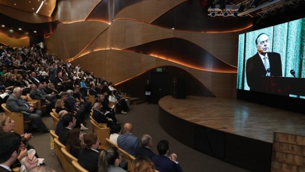 Beynəlxalq Muğam Mərkəzində &ldquo;Heydər Əliyev və Azərbaycan mədəniyyəti&rdquo; adlı konfrans keçirildi - FOTO