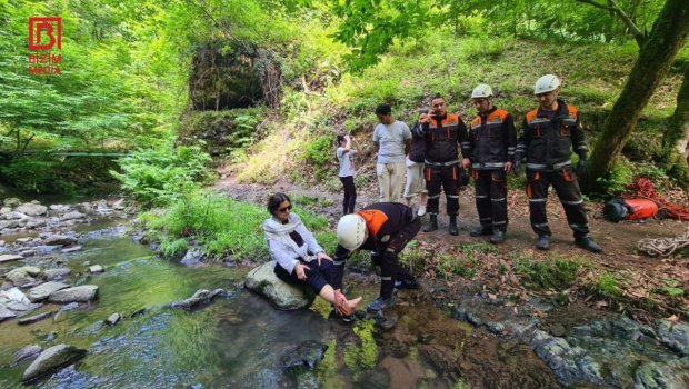 Lerikdə 62 yaşlı qadın tur zamanı dərəyə YIXILDI &ndash; FOTO/VİDEO