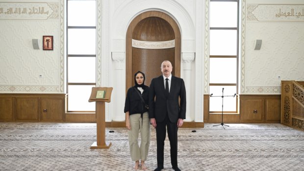 İlham Əliyev və Mehriban Əliyeva Şuşanın Daşaltı kənd məscidinin açılışında - FOTO/VİDEO