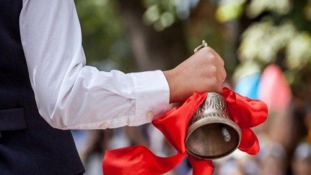 "Son zəng" üçün pul yığıldığı deyilən məktəblə bağlı araşdırma BAŞLADI