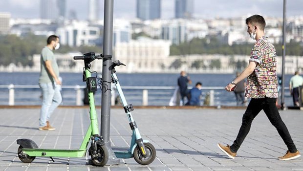 Qazaxda yeniyetmə skuter sürən zaman yıxılaraq ölüb
