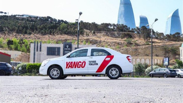 &ldquo;Yango"nun taksisi köşkə ÇIRPILDI -RƏSMİ CAVAB - VİDEO