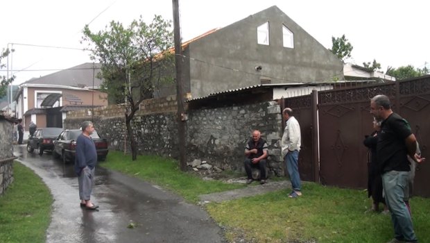 Qaxda qeyri-sabit hava fəsadlar yaratdı - FOTO