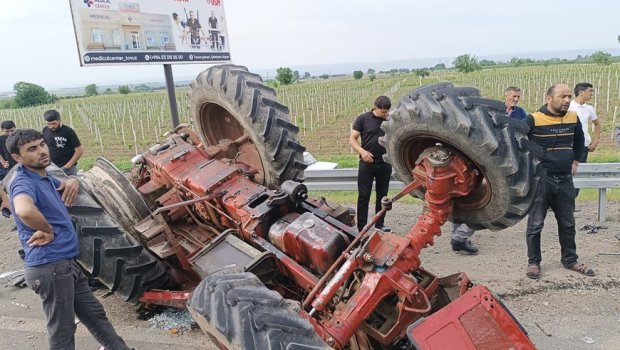 Tovuzda ağır QƏZA: Traktor aşdı, yaralılar var - FOTO