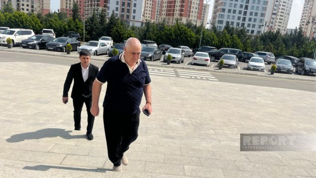 Şərurlu İsfəndiyar məhkəməyə gəldi