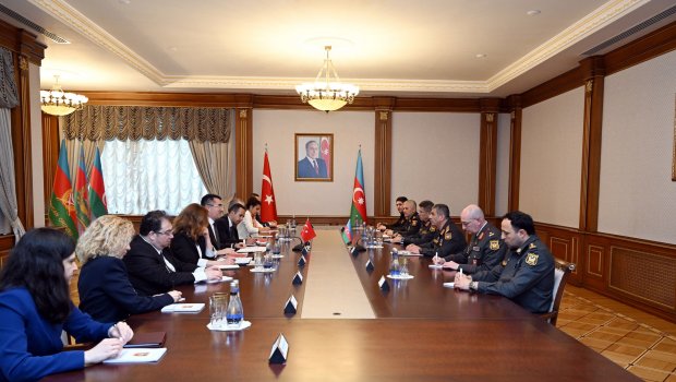 Müdafiə naziri Türkiyə Milli Təhlükəsizlik Şurasının Baş katibi ilə görüşüb - FOTO