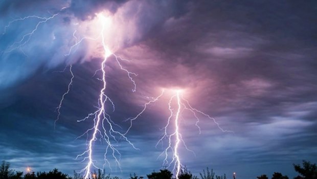 Bölgələrdə şimşək çaxır, leysan yağır - FAKTİKİ HAVA