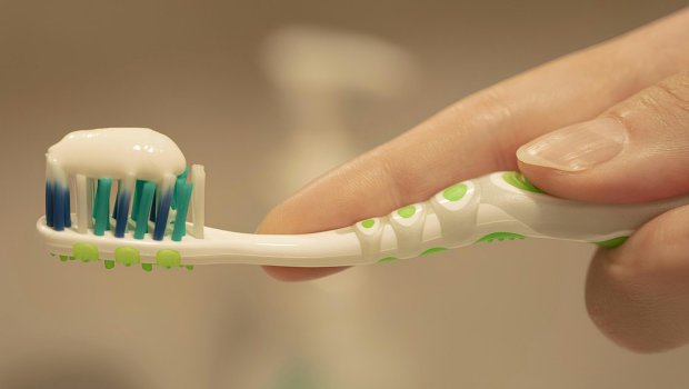 Dişlərin fırçalanmasında 3 YANLIŞ ÜSUL - Belə etməklə&hellip;