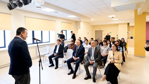 İƏT Ölkələri Gənc Sahibkarlarının 11-ci Beynəlxalq Forumu Kazanda öz işinə başladı - FOTO