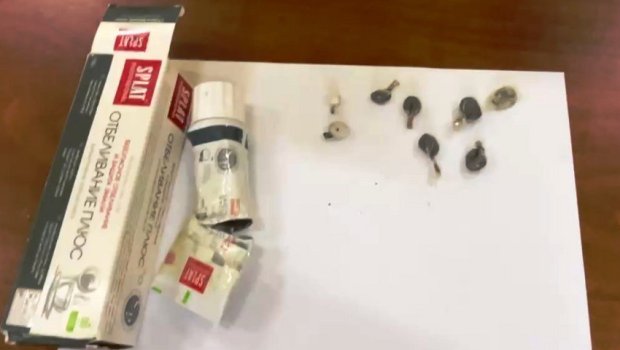 Bakıda təcridxanaya diş pastasının içərisində narkotik keçirmək İSTƏDİLƏR