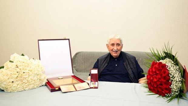 Arif Babayevə Heydər Əliyev Mükafatı təqdim olundu - FOTO