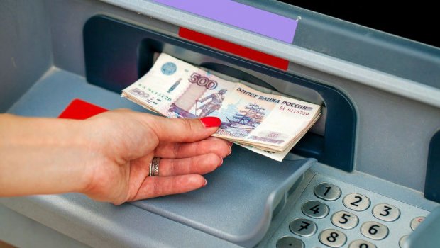 Rusiyada pul köçürmələrinə məhdudiyyətlər QÜVVƏYƏ MİNDİ