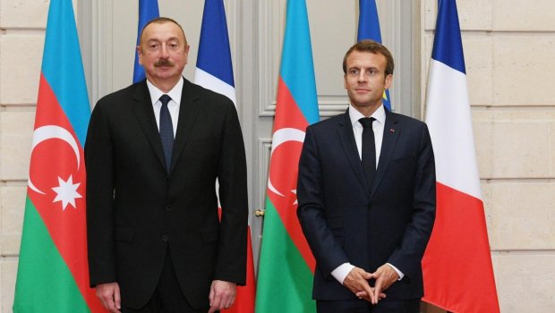 Makron Albaniyada İlham Əliyevə yaxınlaşaraq görüşdü – VİDEO