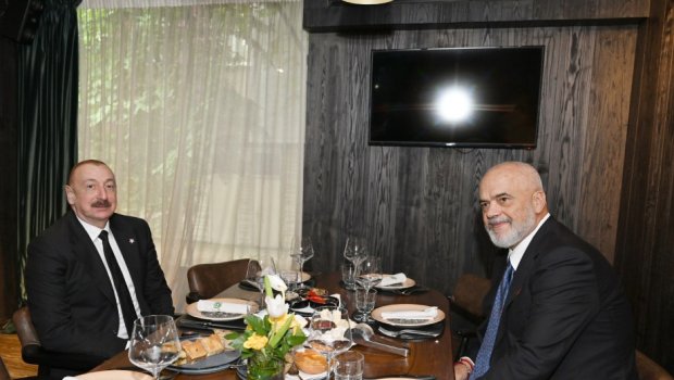 İlham Əliyevlə Albaniyanın Baş nazirinin işçi nahar əsnasında görüşü olub - VİDEO