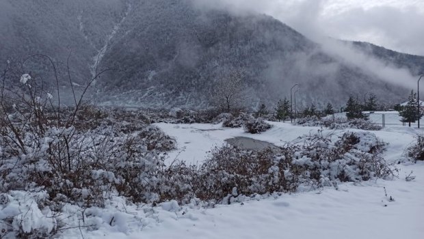 Bəzi ərazilərdə yağıntılar davam edir, Şahdağa qar yağır - FAKTİKİ HAVA
