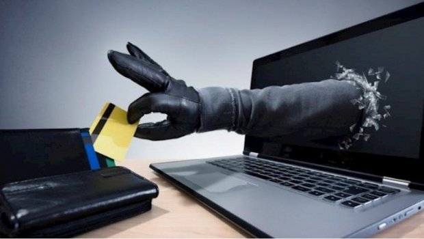 Bir gündə bank kartlarından 20 min manatdan çox pul oğurlanıb