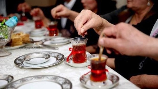 Elçiliyə gələn bəyin hərəkətləri QINANDI - VİDEO