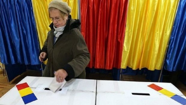 Rumıniyada prezident seçkilərinin 2-ci turu başladı - FOTO/VİDEO