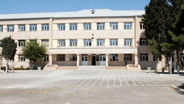 Məktəbdə müəllim xəsarət aldı - Direktor cəzalandırıldı