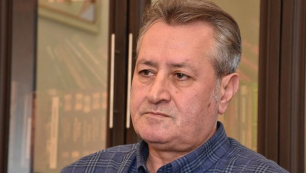 &ldquo;Qadınlar həyatdakı boşluqları doldurmaq üçün şeir yazırlar&rdquo; &ndash; Elçin Hüseynbəyli