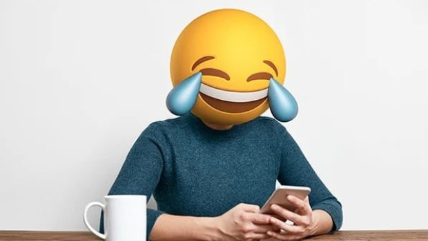 Rəsmi yazışmalarda emojilərdən istifadə etmək olar? - Dilçi alimdən AÇIQLAMA