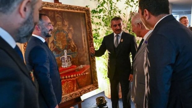 Azərbaycan generalı Britaniya Kralına nə hədiyyə etdi? – FOTO