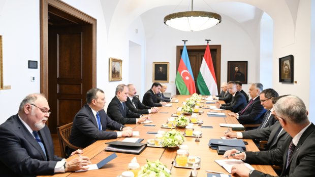 İlham Əliyevin Viktor Orbanla geniş tərkibdə görüşü keçirildi – FOTO/VİDEO
