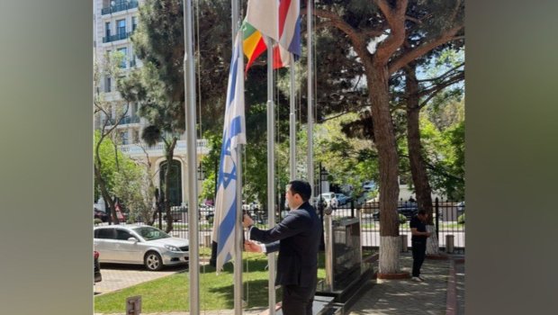 İsrailin Azərbaycandakı səfirliyində bayraq endirildi