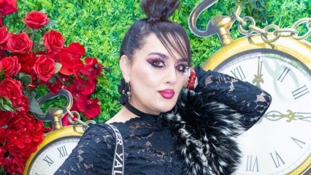 Elza: "Anam məni ziyana saldı, bu yaşımda banka borc ödəyirəm"