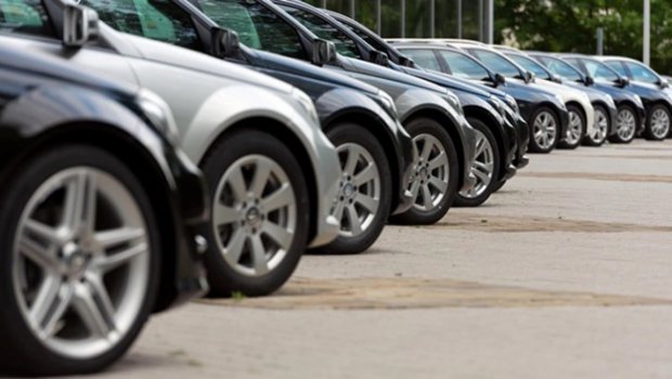 Lüks avtomobillər su qiymətinə - BMW, "Mercedes" və "Toyota" 1 200 manatdan...