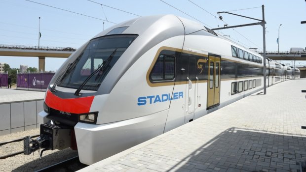 Bakıda FACİƏ: Sürət qatarı piyadanı vurdu