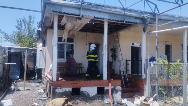 Kürdəmirdə iki qardaşa məxsus ev yandı - FOTO-VİDEO