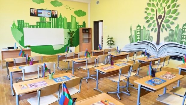 İmtahanlar verilib, dərsliklər yığılıb &ndash; Şagird niyə məktəbə GETSİN?