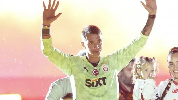 Məşhur qapıçı “Qalatasaray”dan AYRILIR