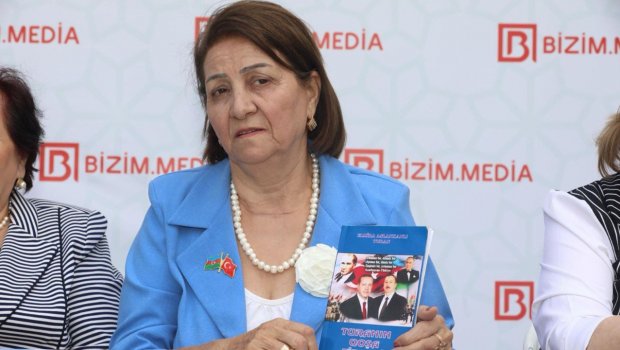 Elmira Aslanxanlı Turanın imza günü keçirildi - FOTO