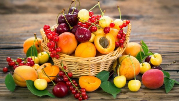 Bu meyvələri rasionunuza ƏLAVƏ EDİN &ndash; Yorğunluq və dəri problemlərini unudacaqsınız