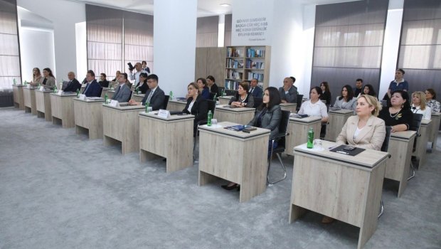 Türkiyənin Koç Universitetinin rektoru AHİK-in Əmək və Sosial Münasibətlər Akademiyasında &ndash; FOTO