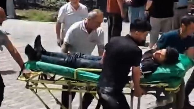 Xəzər Universitetində DAVA düşdü - Tələbə BIÇAQLANDI - VİDEO