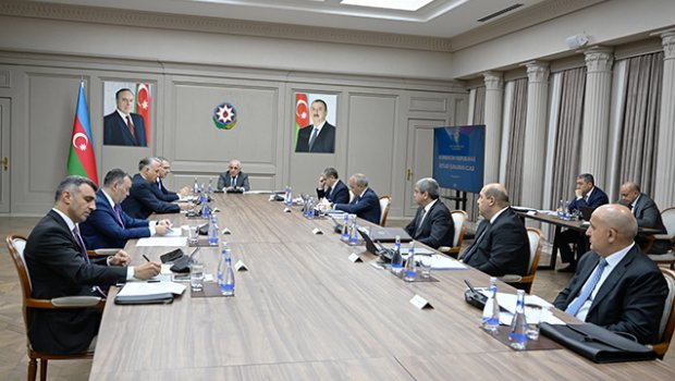 Baş nazir iclas keçirdi, tapşırıqlar verdi - FOTO